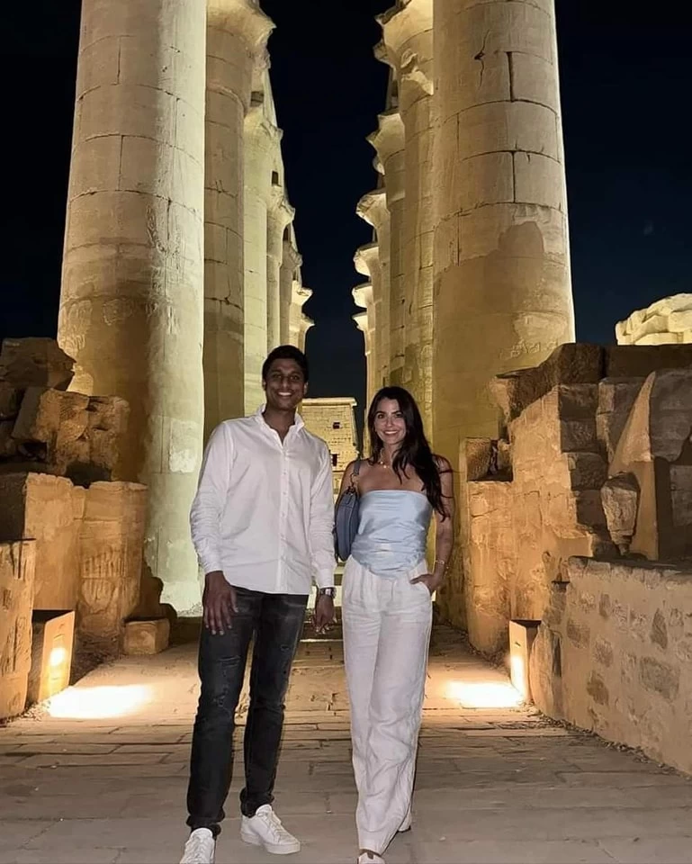 Luxor Temple }}